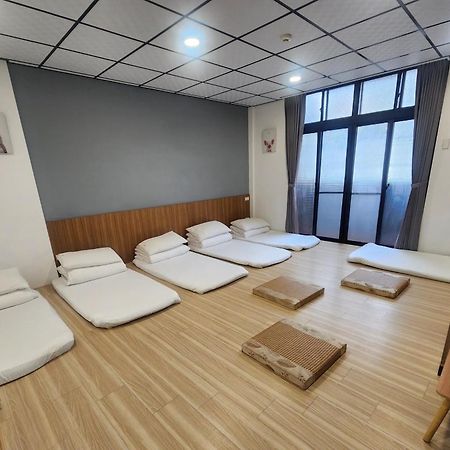 藏青民宿the Wind Guesthouse-Youth Inn Tainan Habitación foto