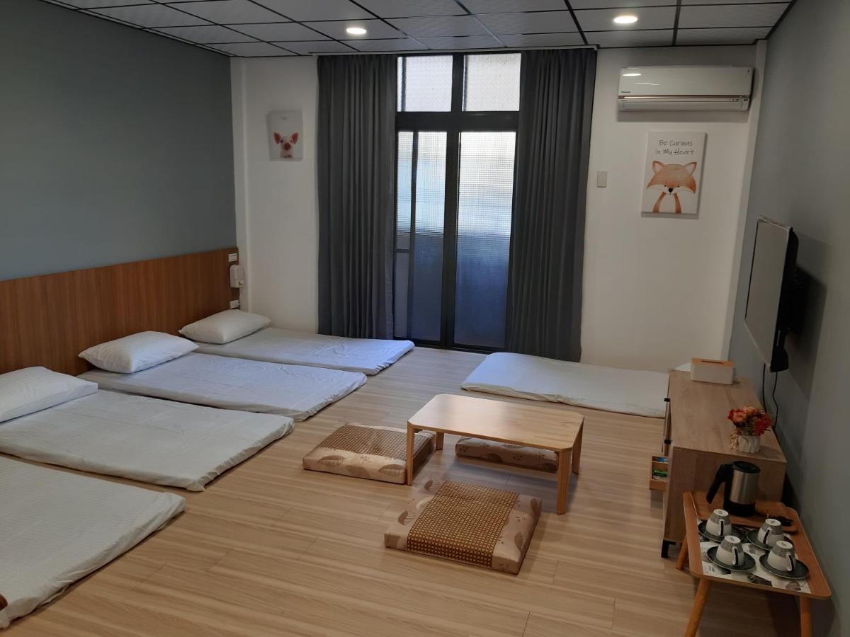 藏青民宿the Wind Guesthouse-Youth Inn Tainan Habitación foto