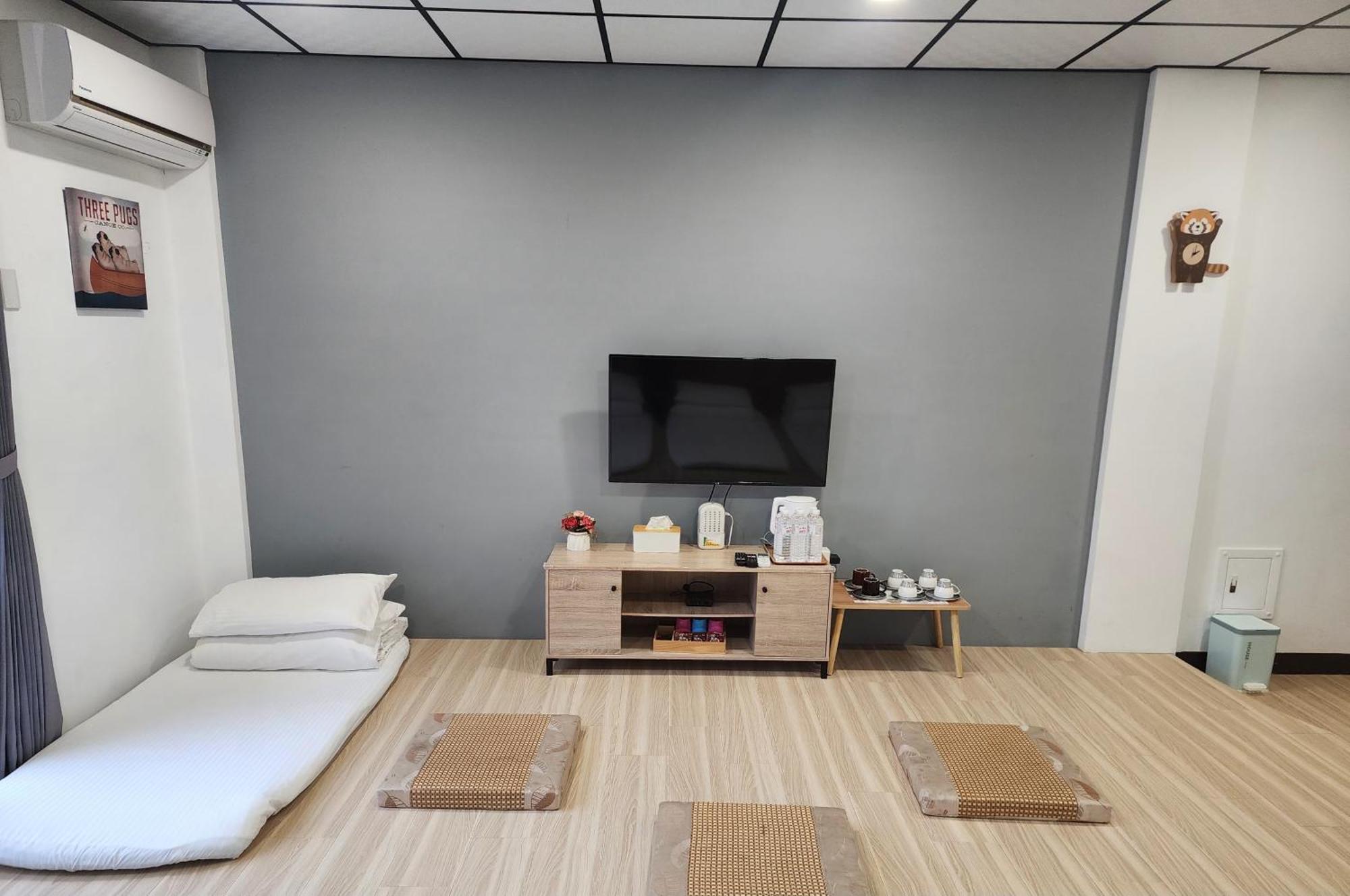 藏青民宿the Wind Guesthouse-Youth Inn Tainan Habitación foto